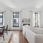 Amazing Apartment Eiffel Tower